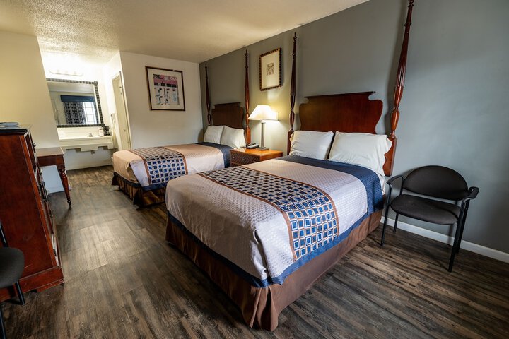 Room 33 of 40