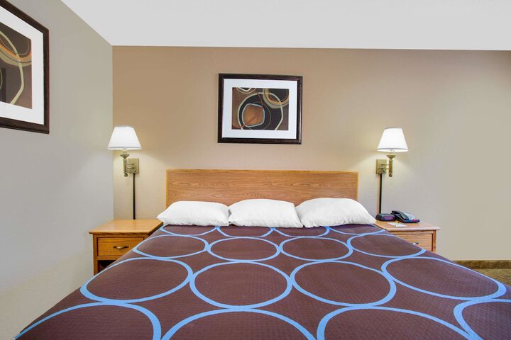 Room 10 of 15