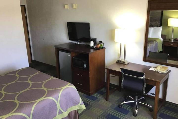 Room 14 of 42