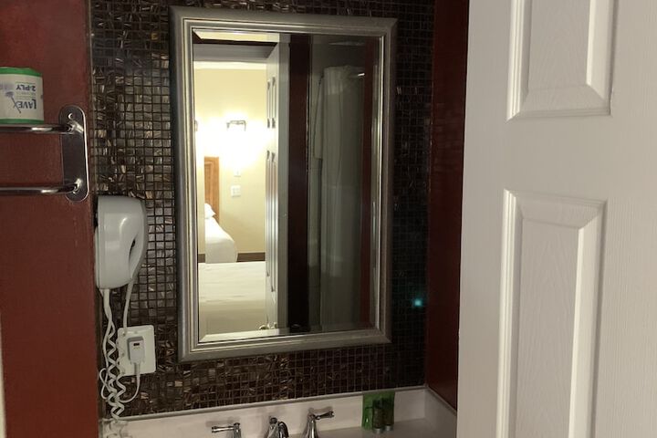 Room 3 of 21