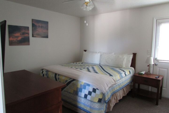 Douglas Inn & Suites