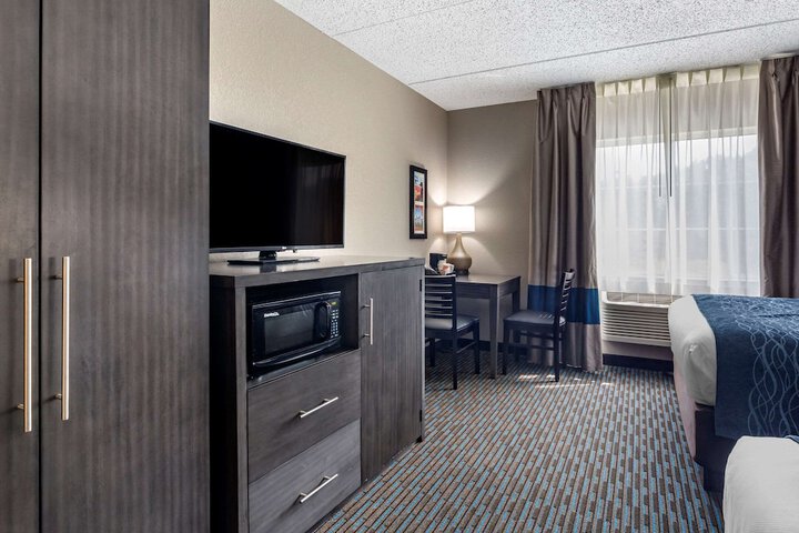 Room 9 of 33