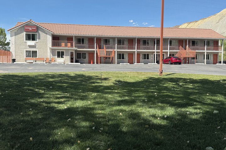 Cathedral Valley Inn