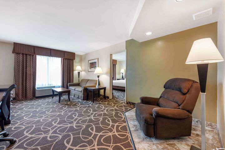 Room 10 of 38