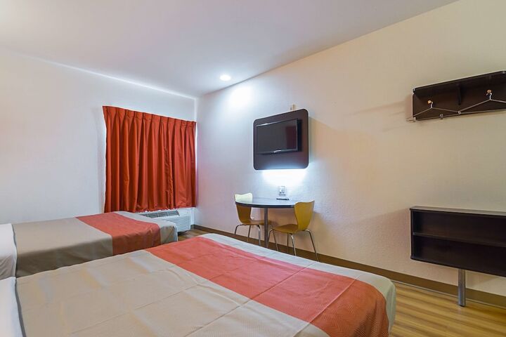 Room 15 of 25