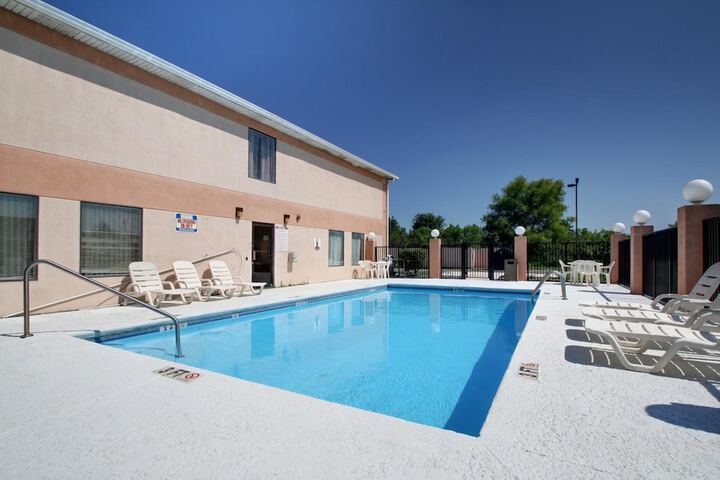 Pool 8 of 40