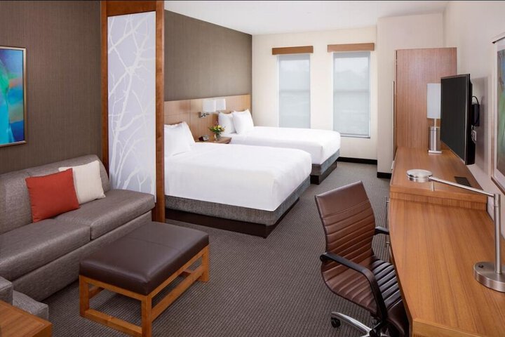 Room 9 of 20