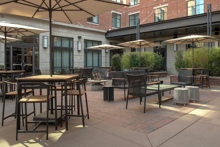 Courtyard by Marriott Richmond Downtown