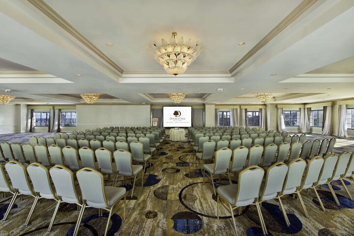 DoubleTree by Hilton San Pedro - Port of Los Angeles