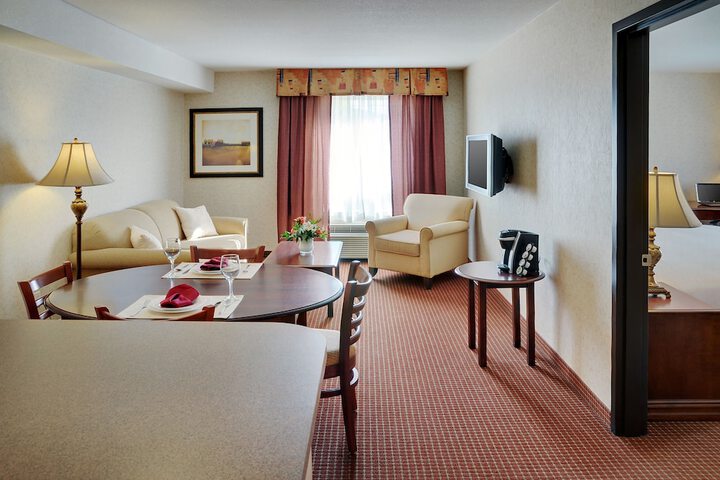 Pomeroy Inn & Suites Hotel Dawson Creek