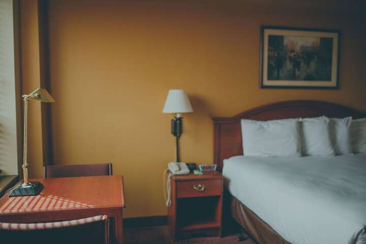 Room 18 of 48