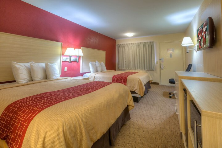 Room 13 of 28