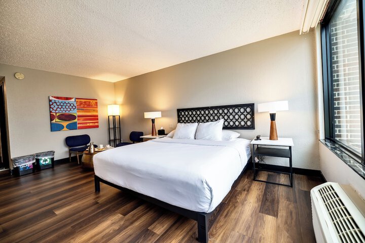 The Highlander Hotel Iowa City an Ascend Collection Hotel