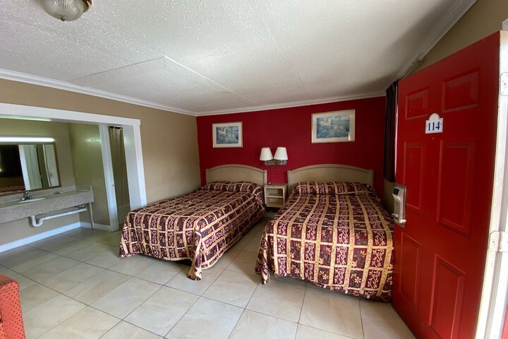 Room 12 of 21