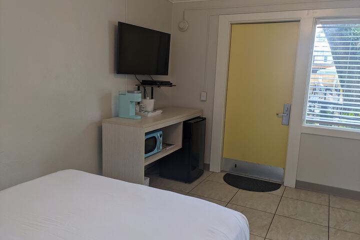 Room 14 of 21