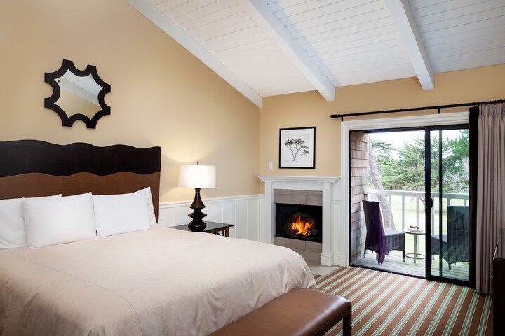 Lighthouse Lodge & Cottages
