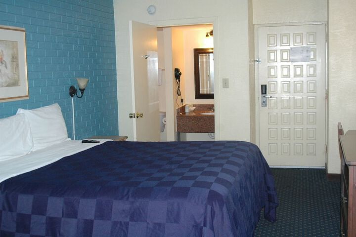 Room 39 of 40