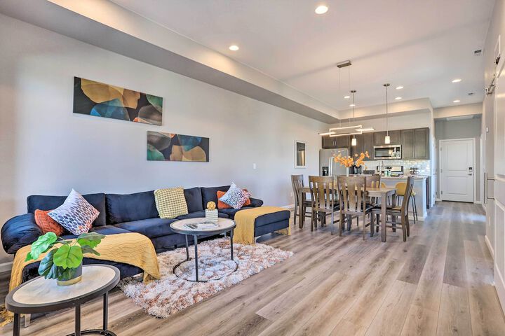 6 Mi to Dtwn Denver: Townhome w / Patio!