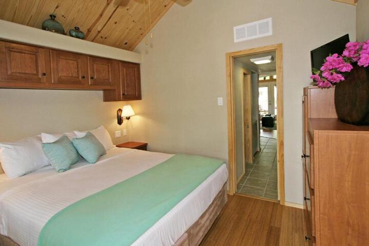 Live Oak Landing