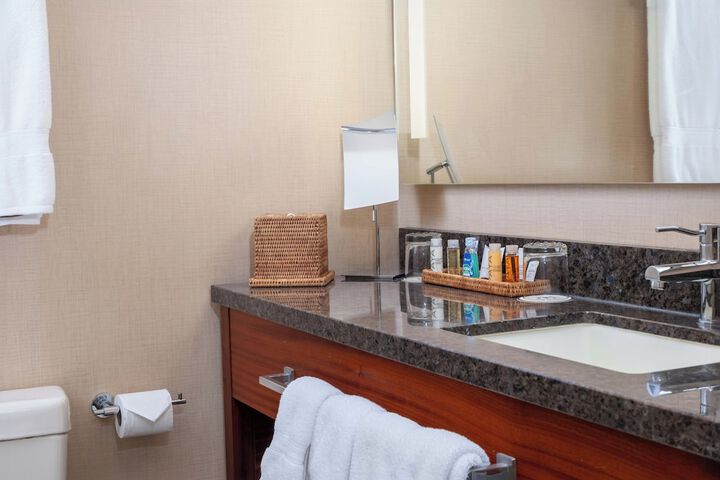 Maui Coast Hotel
