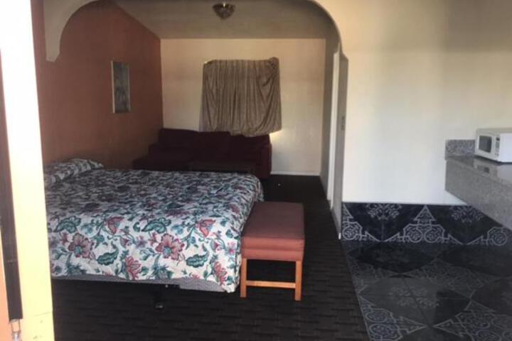 Galleria Inn Montclair / Ontario