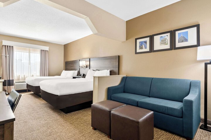 Comfort Suites near Robins Air Force Base