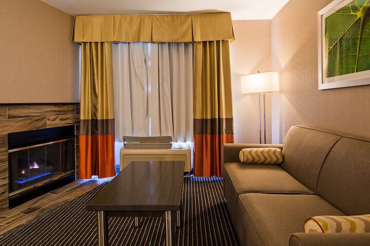 Room 8 of 35
