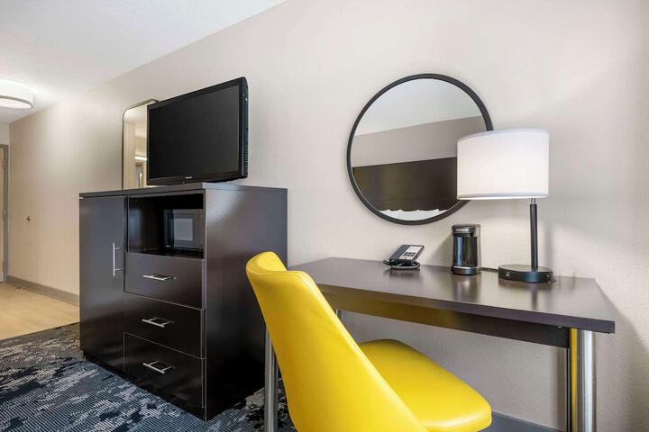 Room 19 of 53