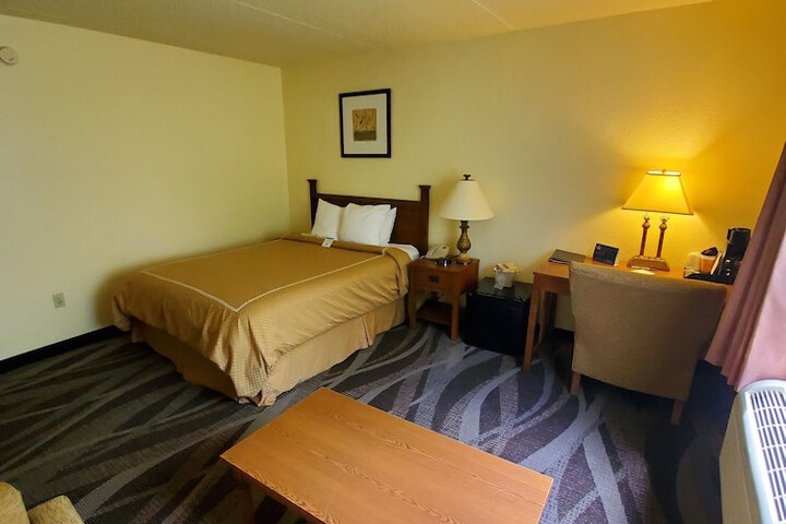 Room 14 of 36