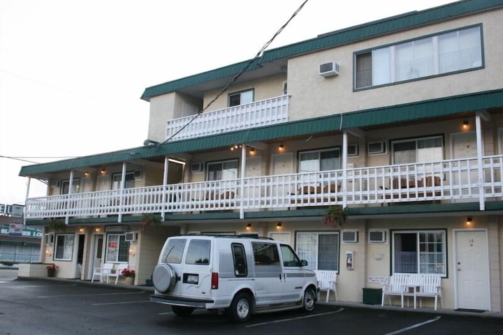 Hotel 3 of 70