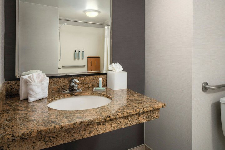 Courtyard by Marriott Hartford Cromwell