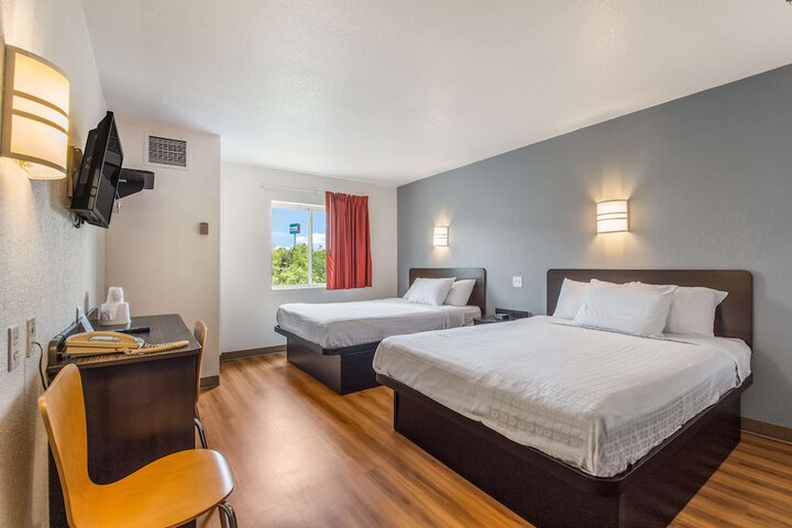 Room 20 of 28