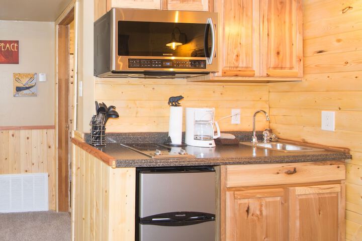 Upper Canyon Inn & Cabins