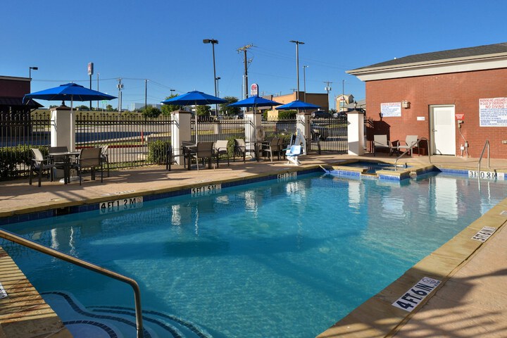 Pool 9 of 67