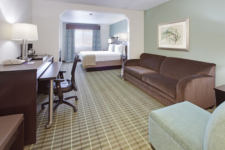 Room 17 of 40