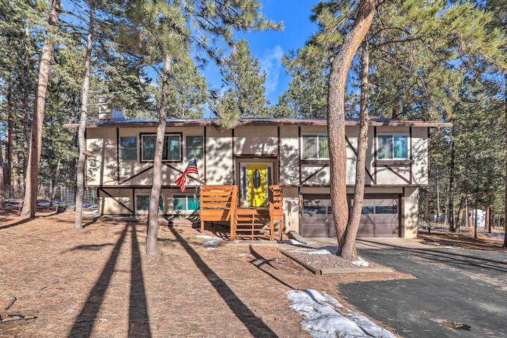 Scenic Woodland Park Cottage w / Deck + Grill!