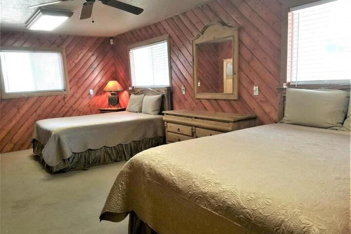 Rivers Edge Cabin