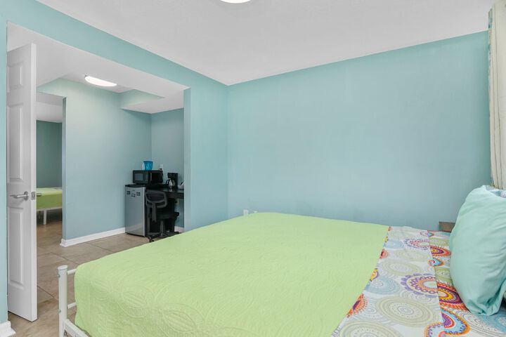 Room 34 of 77
