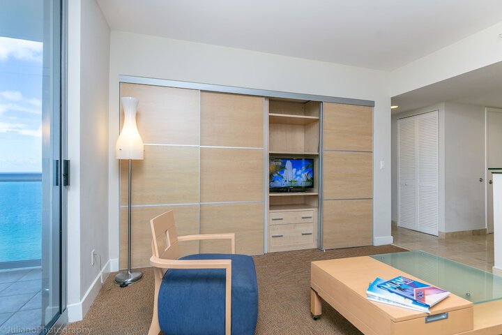 Room 33 of 119