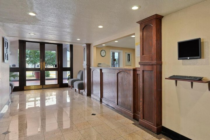 Hotel Interior 10 of 26