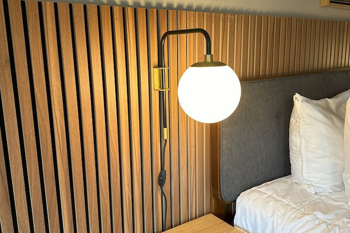 Room 21 of 57