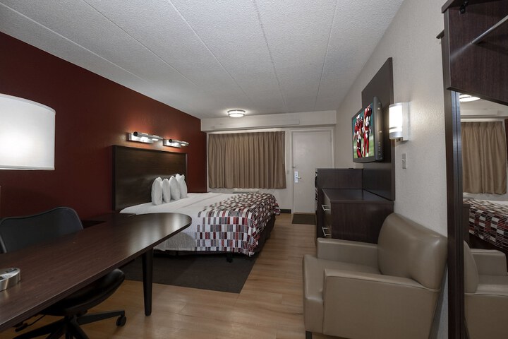 Room 10 of 29