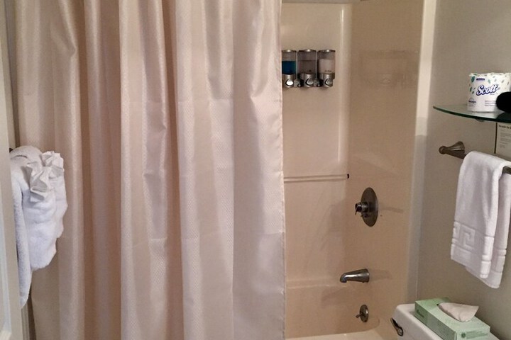 Room 40 of 163
