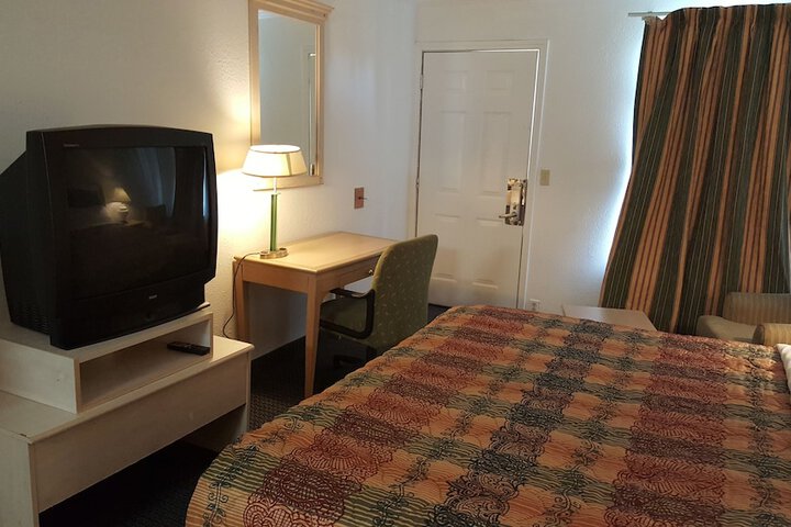 Room 23 of 30