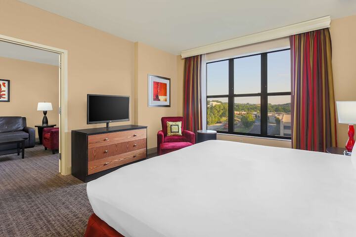 Room 43 of 82