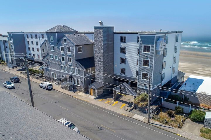 Elizabeth Oceanfront Suites an Ascend Collection Hotel