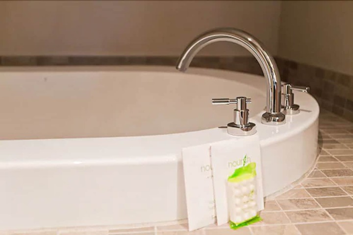 Hotel Le Dauphin Montreal Centre Ville