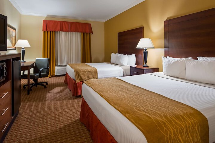 Room 7 of 10