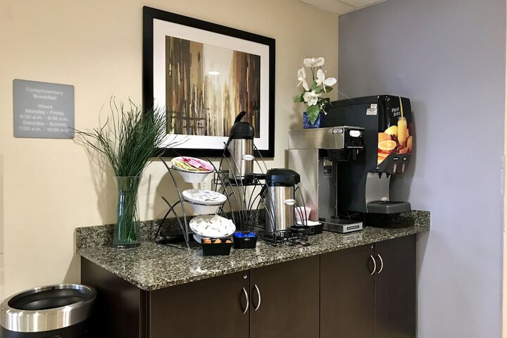 Breakfast/Coffee Service 20 of 25