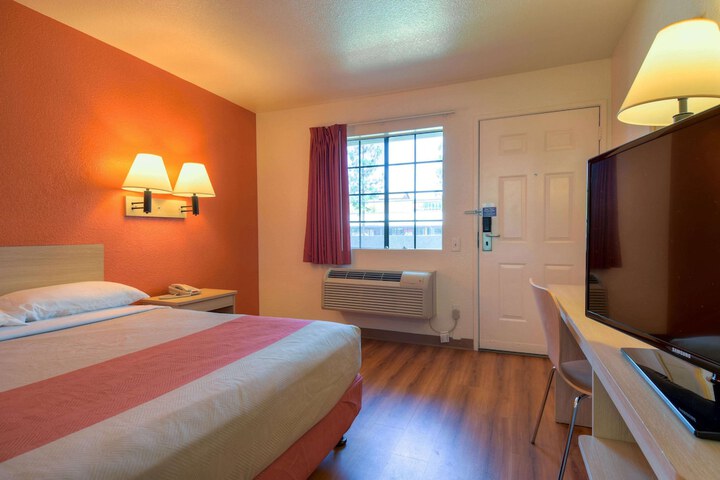 Motel 6 San Dimas CA - Los Angeles